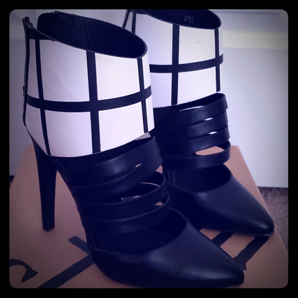 Heels - Picture 1 of 3